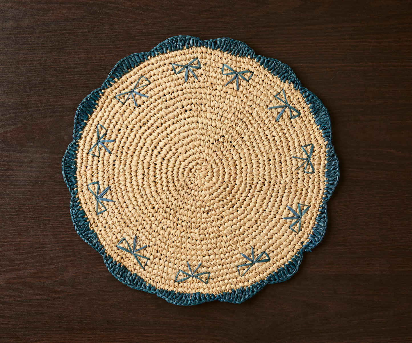 Payton James Handwoven Bow Placemats – Hand-Crocheted Raffia Palm Placemats – Unique Kitchen & Dining Table Decor – Handmade Tableware