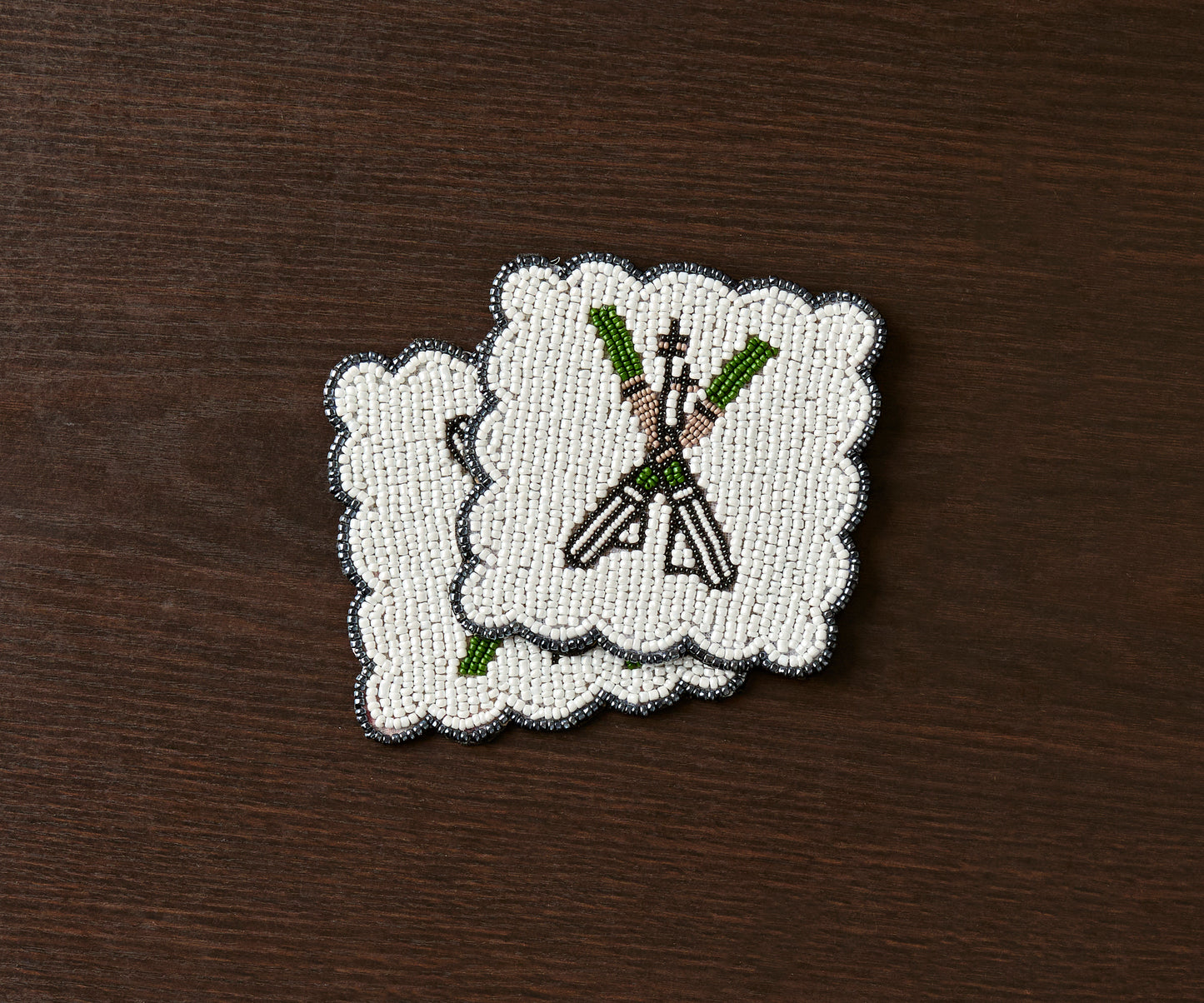 Handmade Beaded Ski Coaster with Pearls – Elegant Black, White, and Green Coaster for Tableware & Home Decor