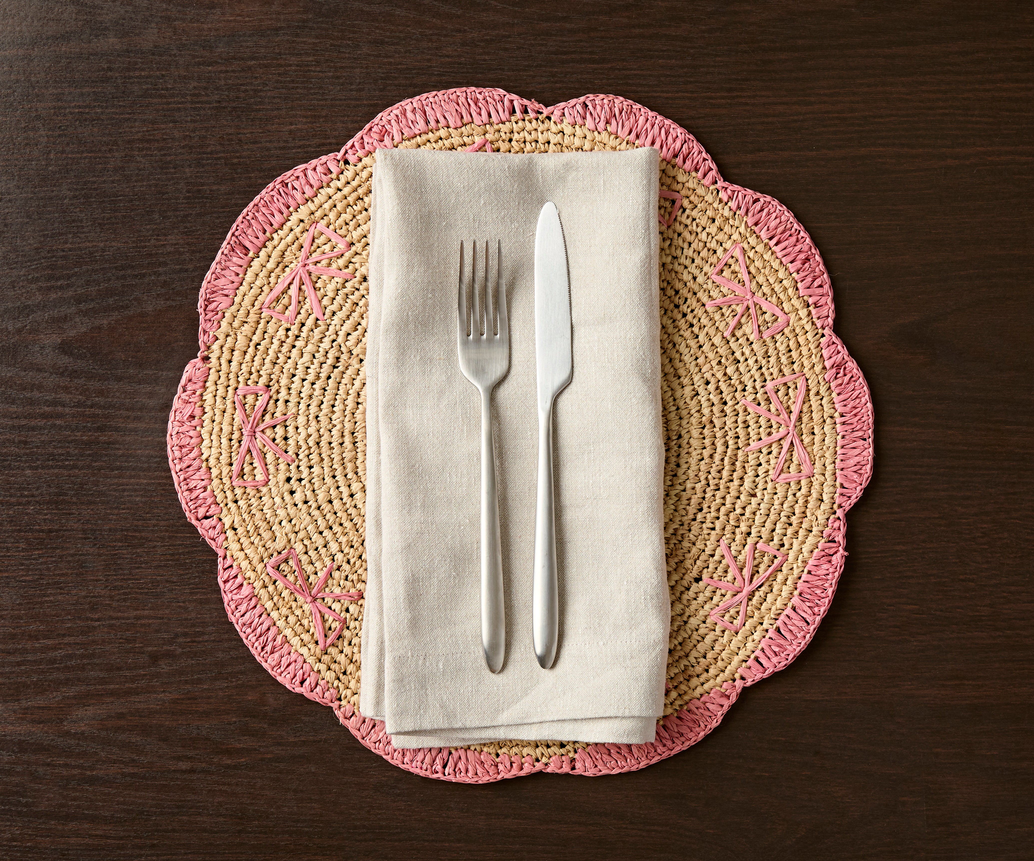 Payton James Handwoven Bow Placemats – Hand-Crocheted Raffia Palm Placemats – Unique Kitchen & Dining Table Decor – Handmade Tableware