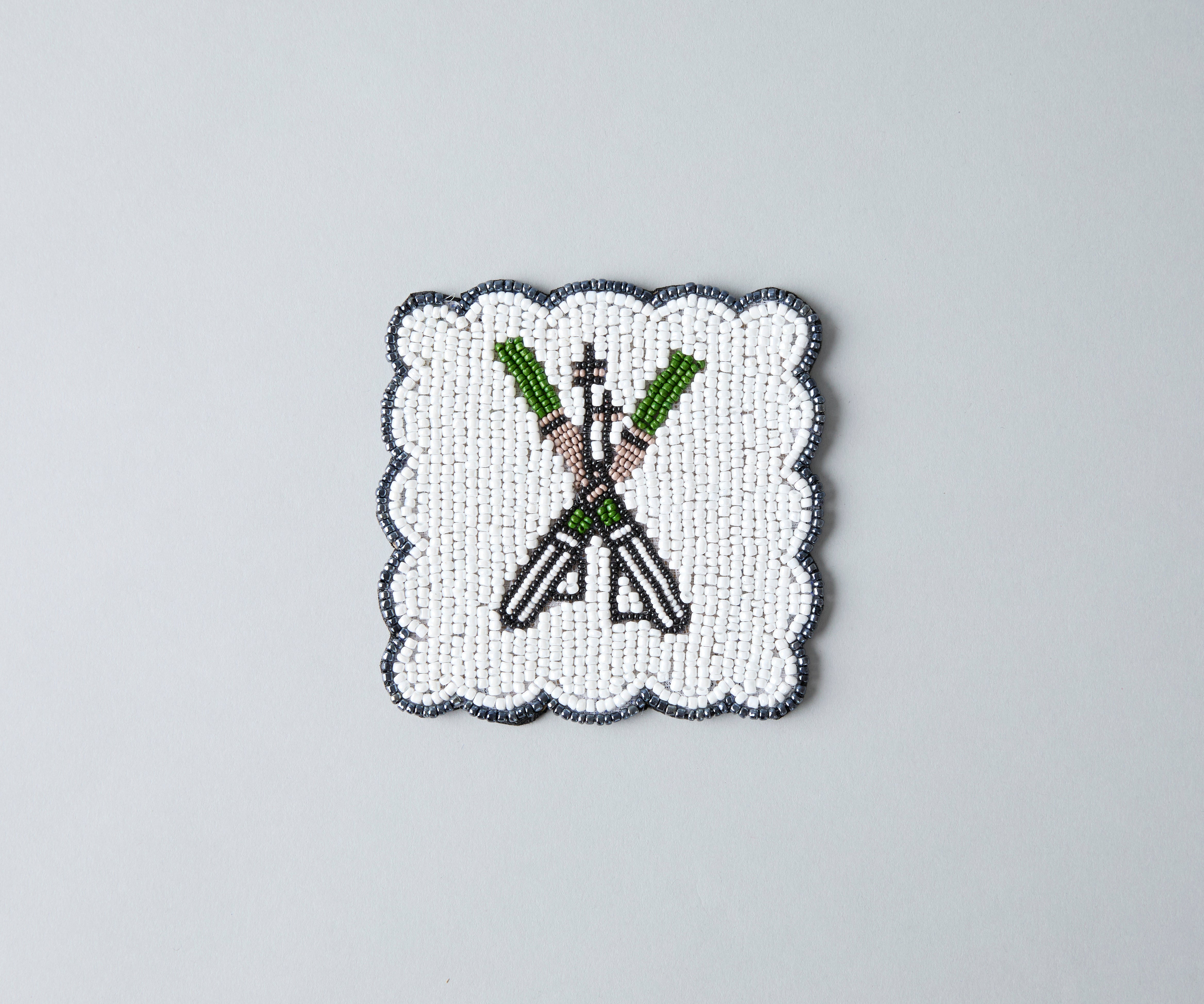 Handmade Beaded Ski Coaster with Pearls – Elegant Black, White, and Green Coaster for Tableware & Home Decor