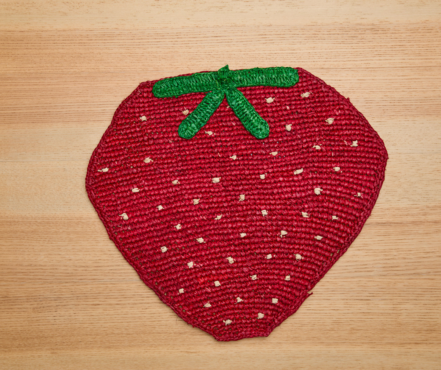 Strawberry Placemats (Set of 4) – 14” Hand-Crocheted Raffia Palm, Artisan Summer Table Decor